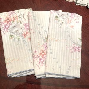 Cloth napkins 3 never used